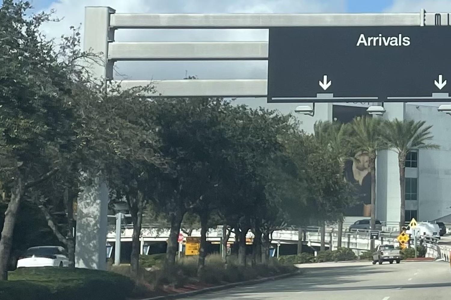 Private Transfer - Fort Lauderdale Airport to Miami Beach or Downtown